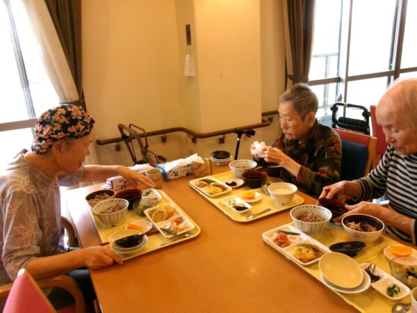 102 6100 600x450 - 敬老の日㊗行事食