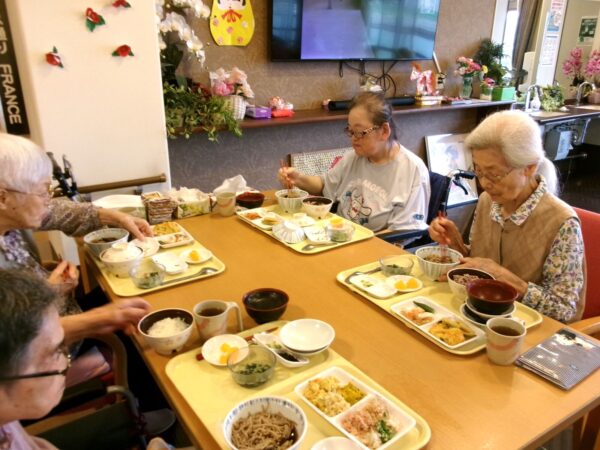 102 6101 600x450 - 敬老の日㊗行事食