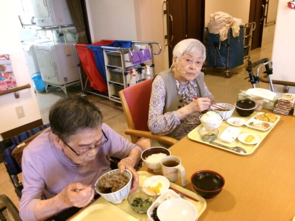 102 6102 600x450 - 敬老の日㊗行事食