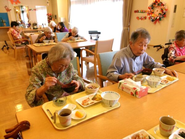 102 6109 600x450 - 敬老の日㊗行事食