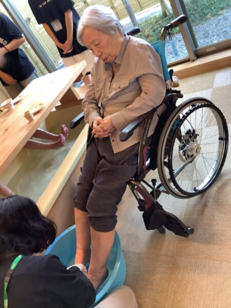 中学校の生徒さんが職場体験に来てくれました! IMG 0329 450x600 - 中学校の生徒さんが職場体験に来てくれました!