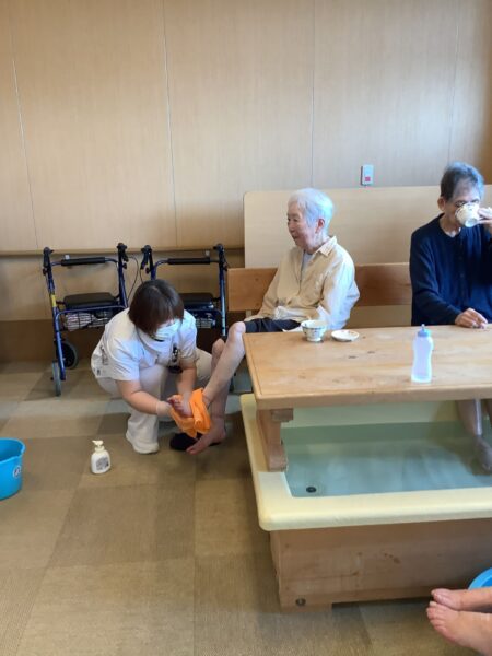 中学校の生徒さんが職場体験に来てくれました! IMG 0336 450x600 - 中学校の生徒さんが職場体験に来てくれました!