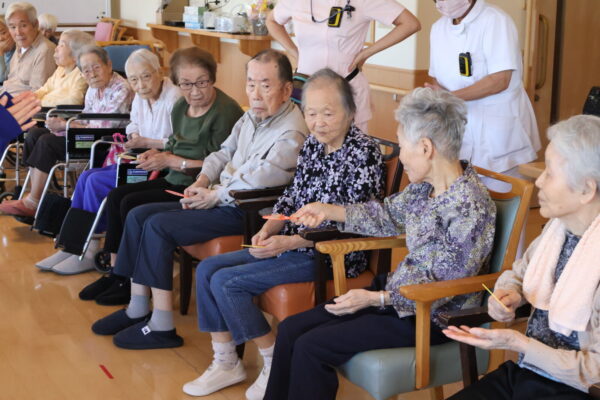 IMG 1940 600x400 - 運動レクで体を動かしましょう！！