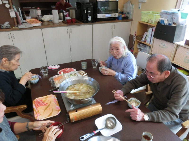 CIMG0672 800x600 - ＜昼食＞鍋パーティー