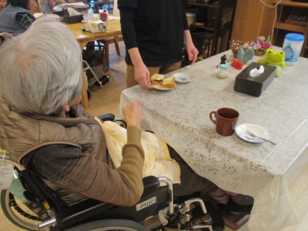 IMG 0008 600x450 - 新卒の職員が入職しました