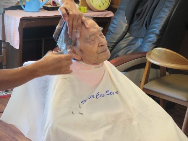 06251 600x450 - 待望のヘアカットでした