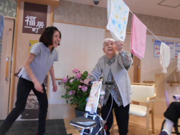 余暇活動「タオル体操」の巻 DSCN1517 600x450 - 余暇活動「タオル体操」の巻