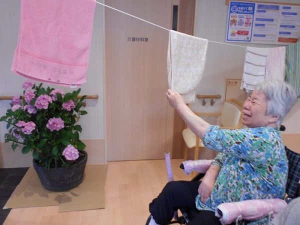 余暇活動「タオル体操」の巻 DSCN1520 600x450 - 余暇活動「タオル体操」の巻