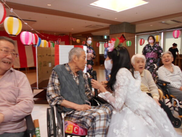 納涼祭2部・・伊賀の街カラオケ大会・盆踊り編 4dc5fe6a6f0cb2d9cd85417b77c9fd5f 1 600x450 - 納涼祭2部・・伊賀の街カラオケ大会・盆踊り編