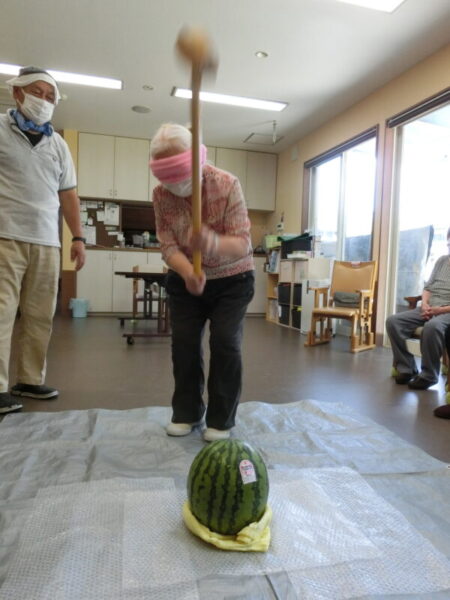 CIMG1286 450x600 - スイカ割り