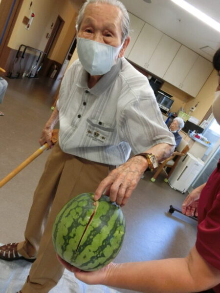 CIMG1321 450x600 - スイカ割り