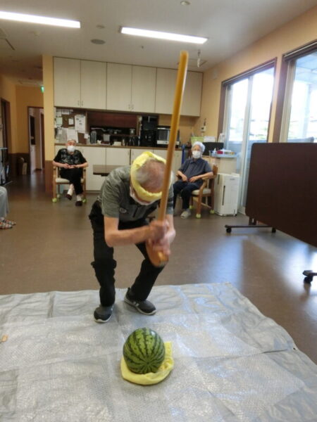 CIMG1324 450x600 - スイカ割り