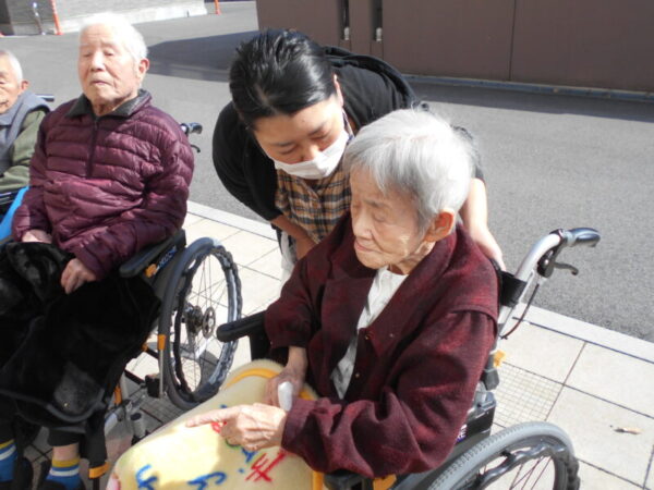 DSCN3612 600x450 - ポカポカ陽気『散歩』の巻・・多床室編