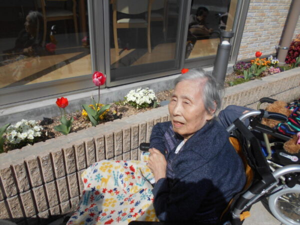 7674a8a2efe50662f291719d9d0832a9 600x450 - 🌷お散歩🌸・・多床室編