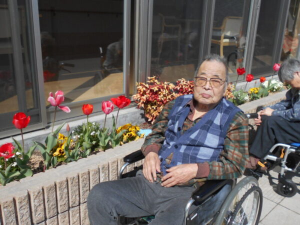 9ee547b52aae394fa8dd3ee7d9310866 600x450 - 🌷お散歩🌸・・多床室編