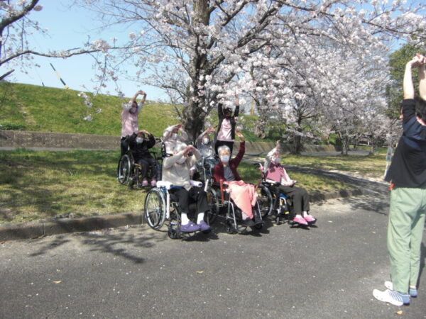 CIMG2051 600x450 - 🌸お花見🌸・・ユニット編