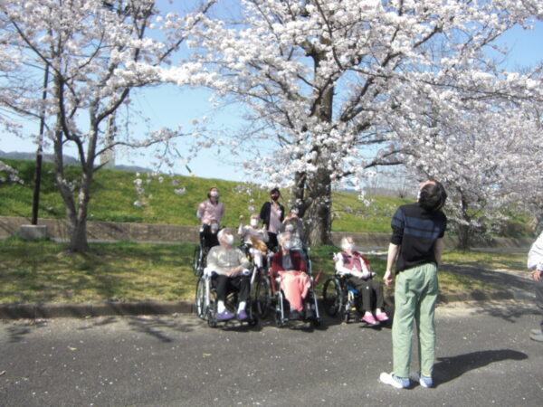 CIMG2052 600x450 - 🌸お花見🌸・・ユニット編