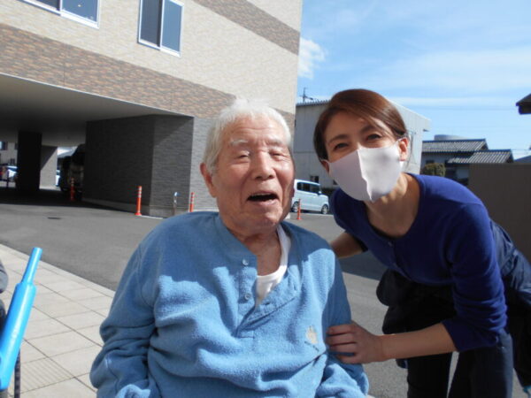 a9435ea3a850d641ba8555909fe4992b 600x450 - 🌷お散歩🌸・・多床室編