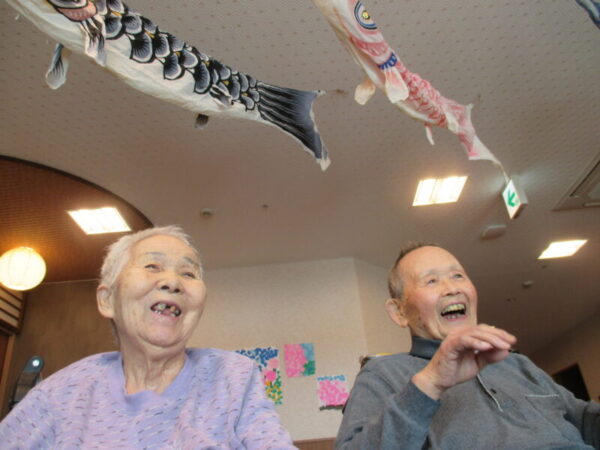 IMG 0037 600x450 - 風にそよぐ真鯉。