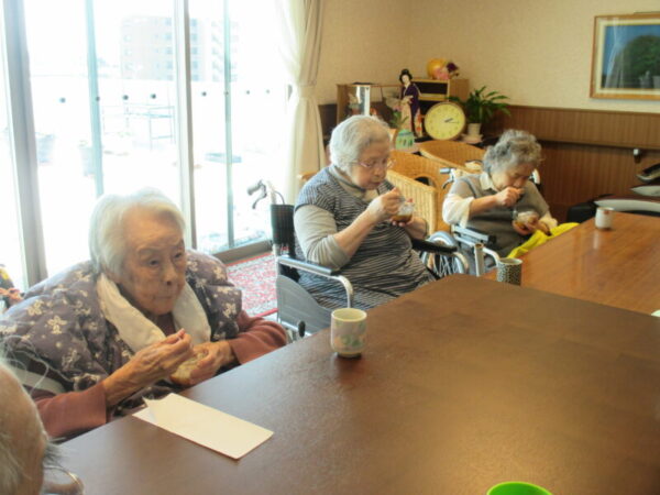 あんみつを食べる会。 IMG 0004 600x450 - あんみつを食べる会。