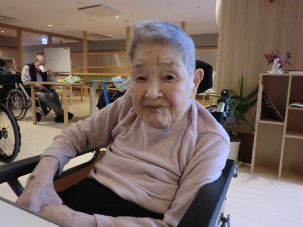 CIMG0740 600x450 - 6月のお誕生日会・・多床室編