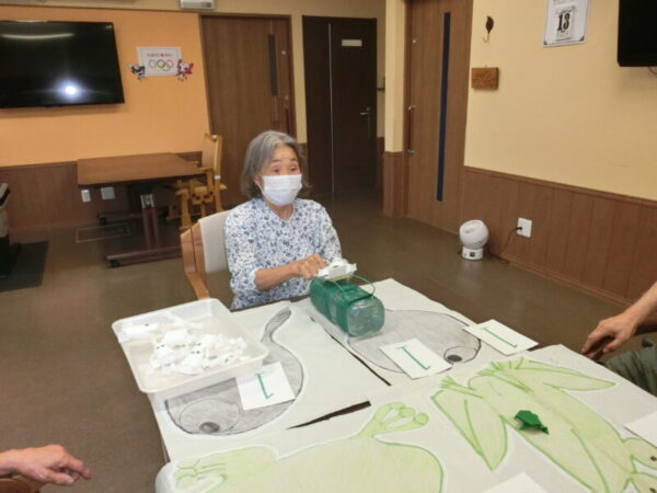 CIMG7012 600x450 - 【レクリエーション】カエル飛ばしゲーム