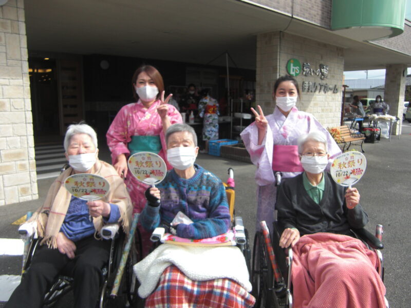 CIMG2723 800x600 - 秋祭り・・屋台・昼食編