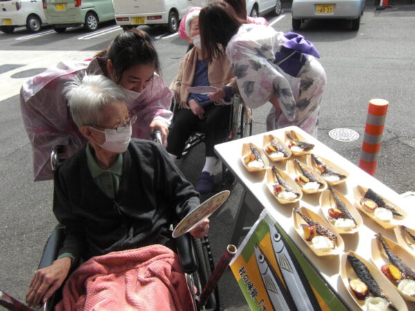 CIMG2725 600x450 - 秋祭り・・屋台・昼食編