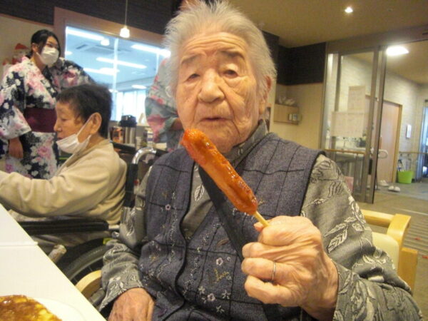 CIMG2731 600x450 - 秋祭り・・屋台・昼食編