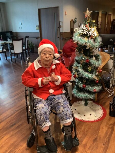 7C6CD938 D515 4999 B752 3E364FFEC221 450x600 - サンタクロース🎅