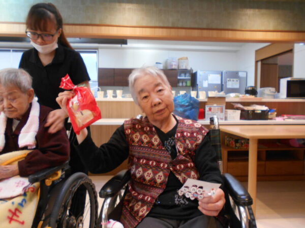 DSCN5345 600x450 - お誕生日会＆クリスマス会🎄・・・多床室編