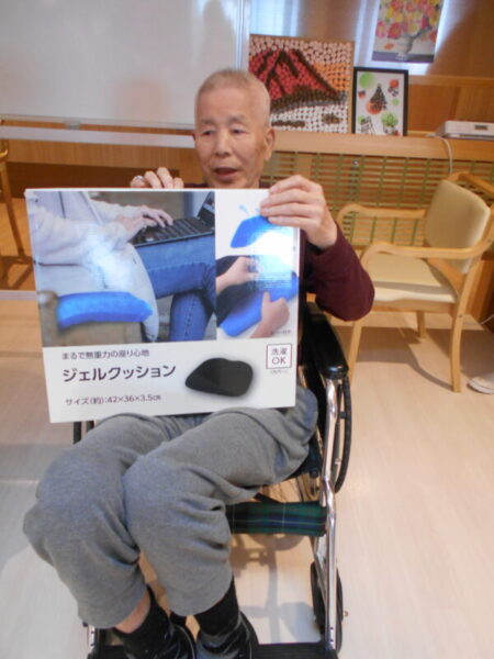 ea8d7801474c0de28f4323ce7922acb1 1 450x600 - お誕生日会・・・多床室編