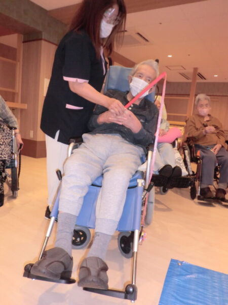 CIMG0189 450x600 - ５月お誕生日会・・多床室編