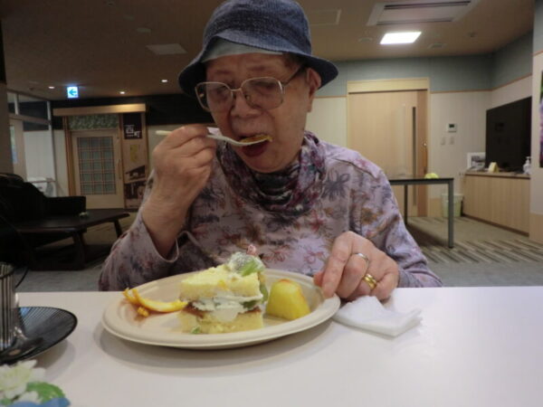 CIMG0509 600x450 - ケーキ作り🎂・・余暇活動編