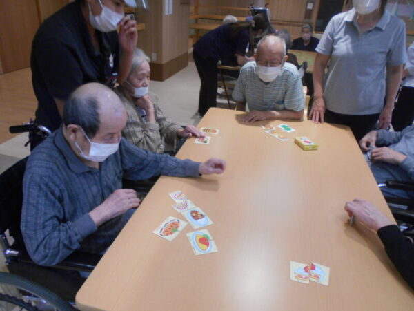 f8eb4f51d227bdb6219575424826d9ed 600x450 - 8月誕生日会・・多床室編