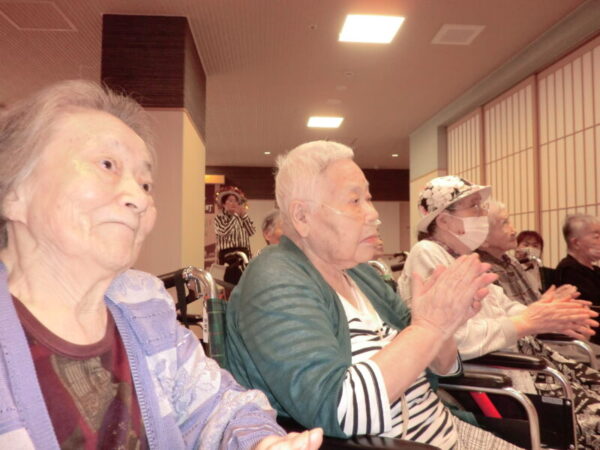 CIMG1161 600x450 - 敬老会・・多床室編パート①