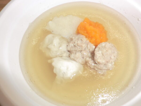 CIMG1197 600x450 - 芋煮会＆お誕生日会・・多床室編