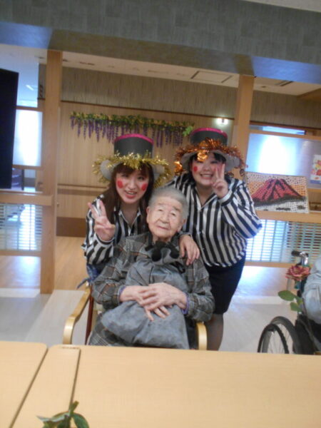 DSCN7105 450x600 - 敬老会・・多床室編パート②