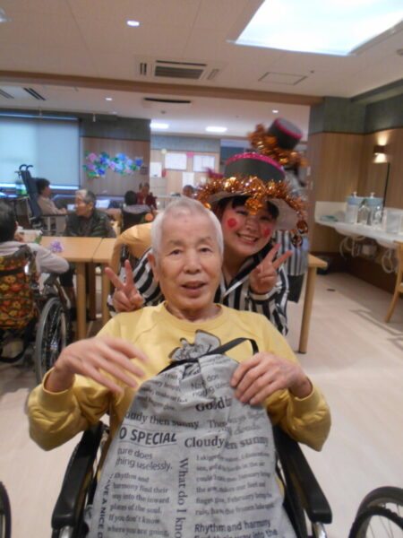 DSCN7111 450x600 - 敬老会・・多床室編パート②