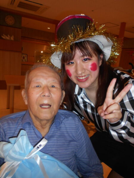 DSCN7123 450x600 - 敬老会・・多床室編パート②
