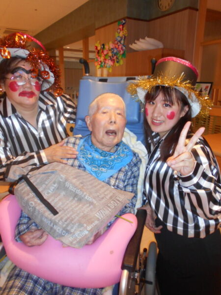 DSCN7125 450x600 - 敬老会・・多床室編パート②