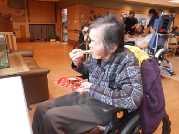 DSCN7749 600x450 - お誕生日会🍰・・多床室編
