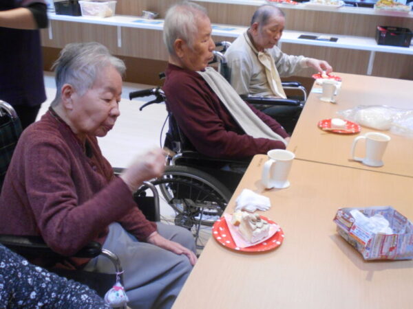 DSCN7752 600x450 - お誕生日会🍰・・多床室編