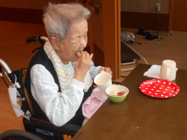 DSCN7762 600x450 - お誕生日会🍰・・多床室編