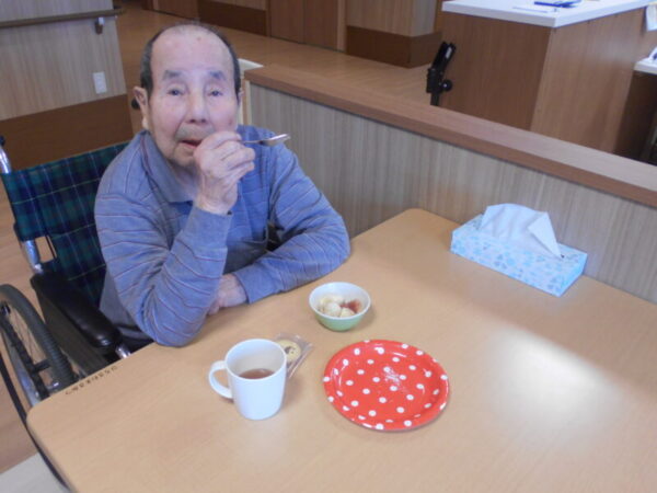 DSCN7766 600x450 - お誕生日会🍰・・多床室編