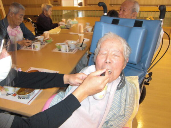 CIMG4588 600x450 - 忘年会・・多床室編　【昼食編】