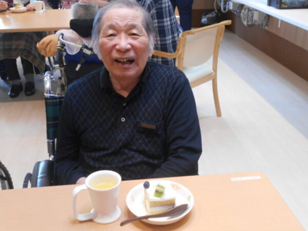 DSCN7879 600x450 - 忘年会・・多床室編【クリスマス＆お誕生日会】