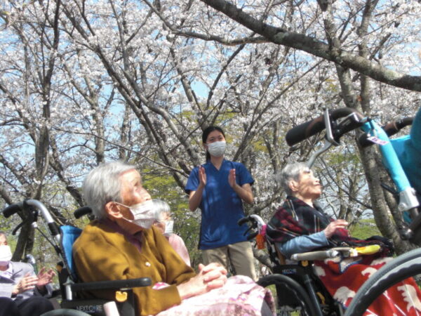 CIMG4937 600x450 - 桜🌸見物・・ユニット編