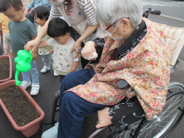 子供達と一緒に朝顔の種まき🌱✨ IMG 0018 600x450 - 子供達と一緒に朝顔の種まき🌱✨