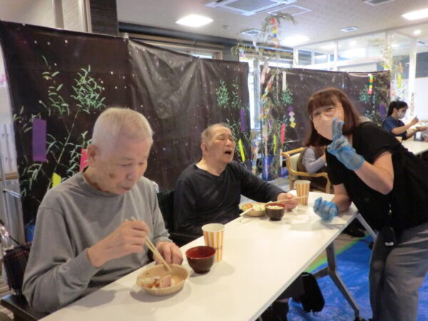 CIMG2830 600x450 - 流しそうめん・・多床室編